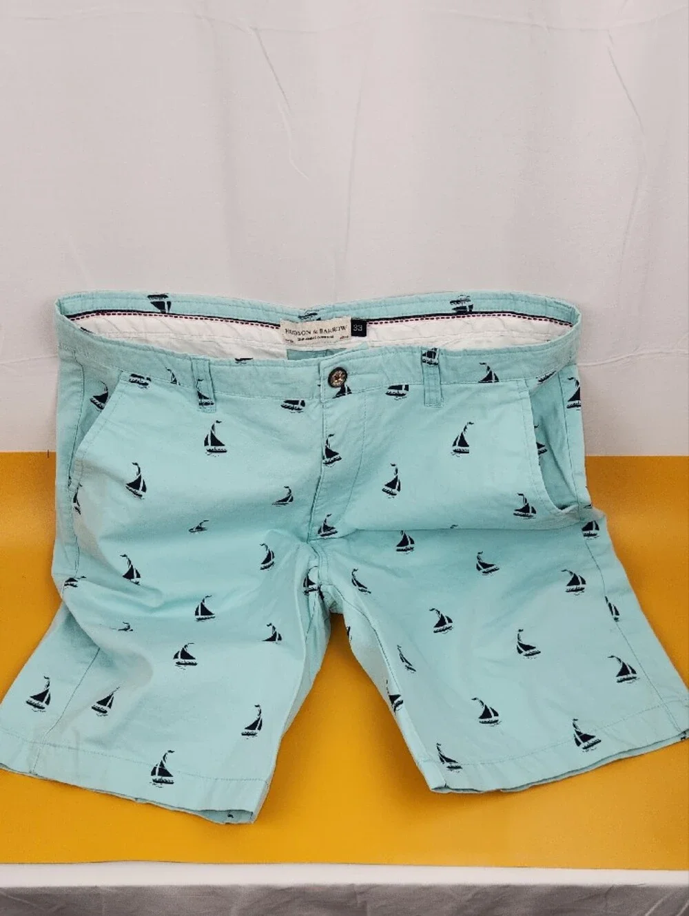 Hudson & Barrow Men’s Aqua Sail Print Flat-Front Shorts
